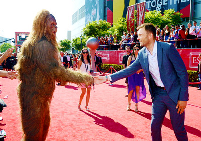 annperkins:
“ The Sasquatch and Joel McHale arrive at the 2012 ESPY Awards at Nokia Theatre L.A. Live on 7/11/2012 in Los Angeles, California.
”