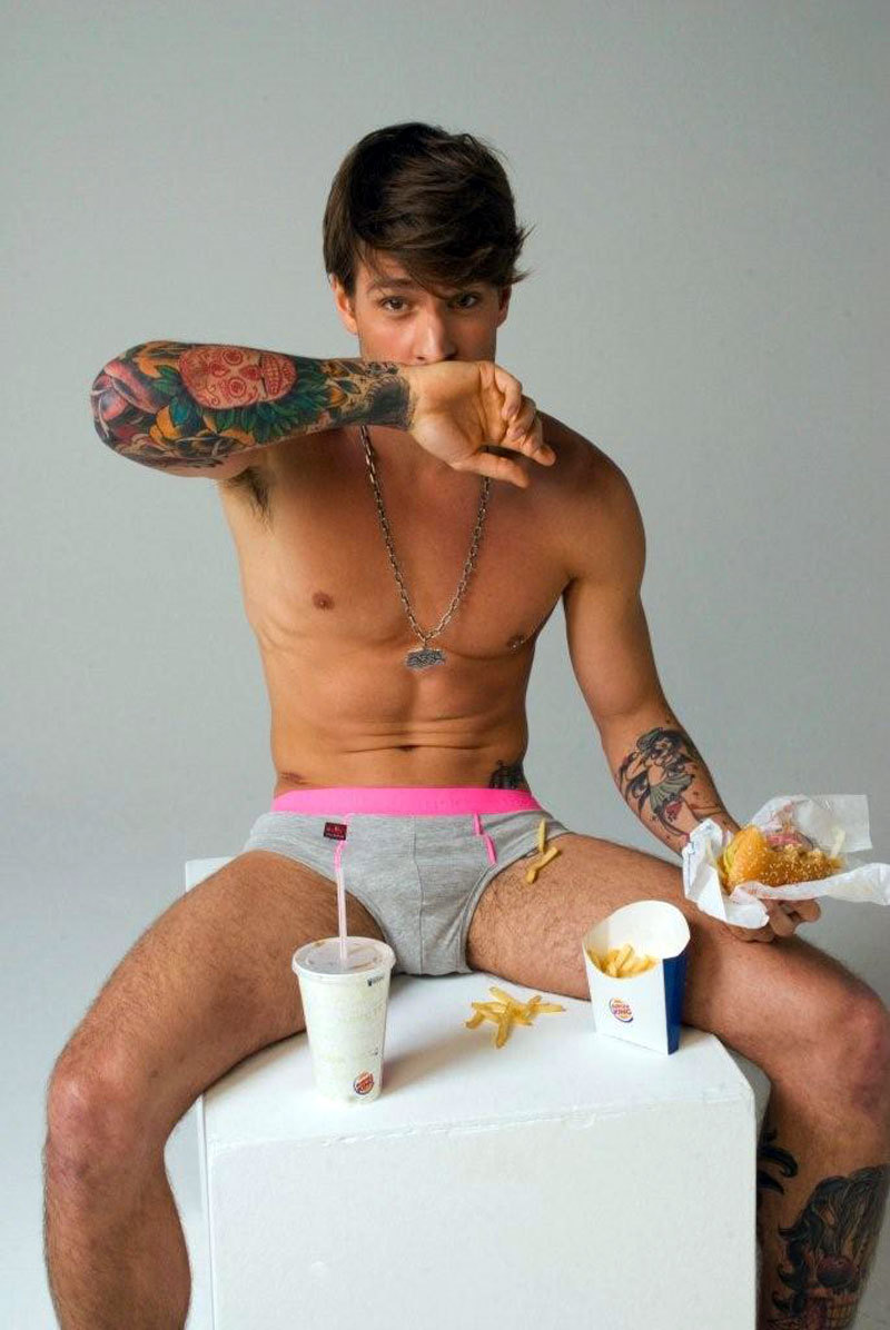 briefsgalore:  Every day new hot guys showing off their body in briefs or speedos! Check