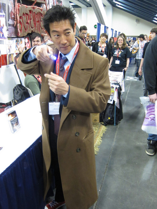 old-trenchy:Mythbuster, Grant Imahara, likes to show off his nerd credentials with some costuming at