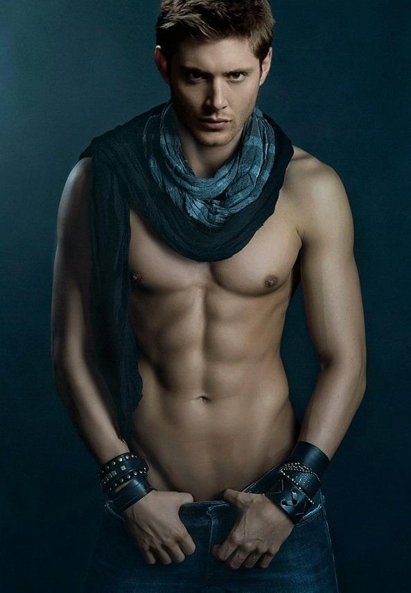 hot-stranger:  =ooooo dean me come  Para que @milkysuggar se sienta mejor