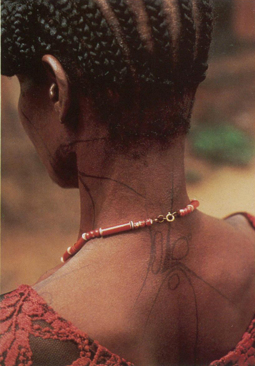 ukpuru:ukpuru:ULI PAINTING. MGBALA AGWA, 1983.  — Liz Willis