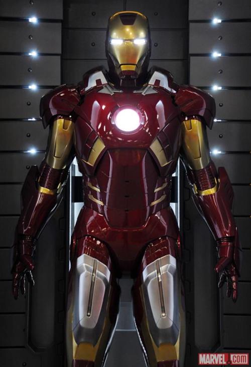 tsukeruu:  I SHOULD BE AT SDCC THIS WEEKEND TO SEE ALL THE MARKS IN PERSON ;_; I really hope they use more of Mark VII in Iron Man 3. 