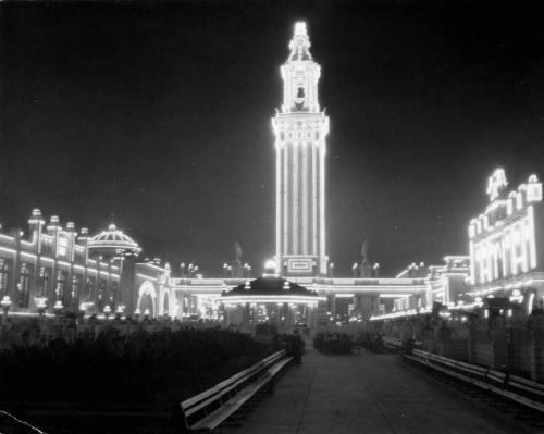 The White City Amusement Park, at night, c.1910, 63rd and South Park, Chicago.