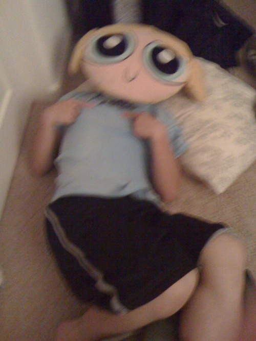 k0rra:so i have a bubble’s pillow and it’s just her head so my cousin’s started taking pictures with