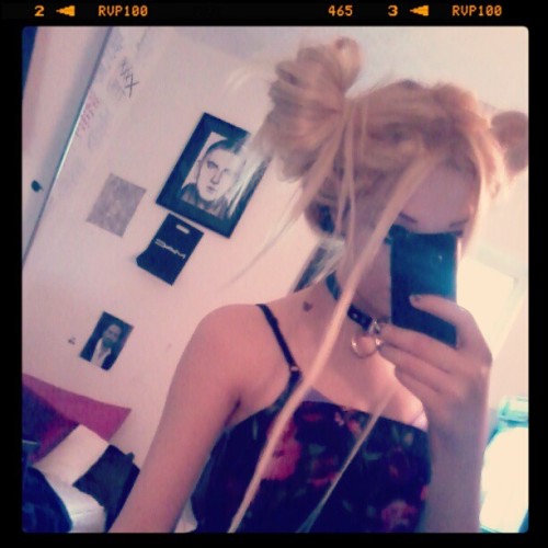 prozacqueen: Fucking around with my hair hahah (Taken with Instagram) This is the cutest pic I hav
