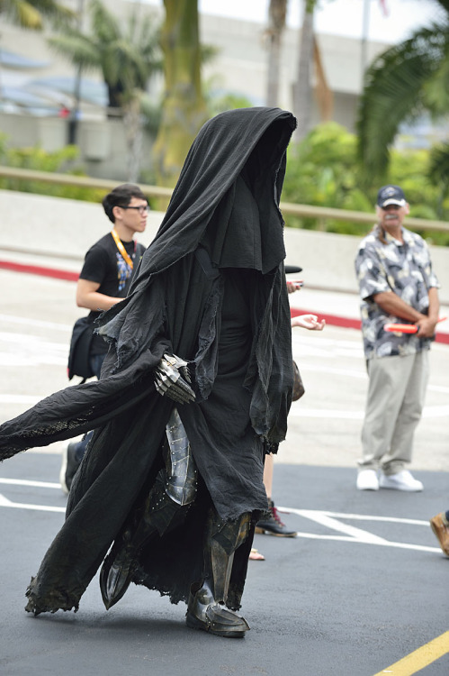 turiankisses: flyyouf00ls: valderie: old-trenchy: Adam Savage as a ‘Ring Wraith’ for San