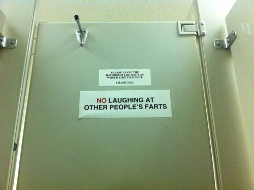 funny-pictures-uk:It’s just not polite!