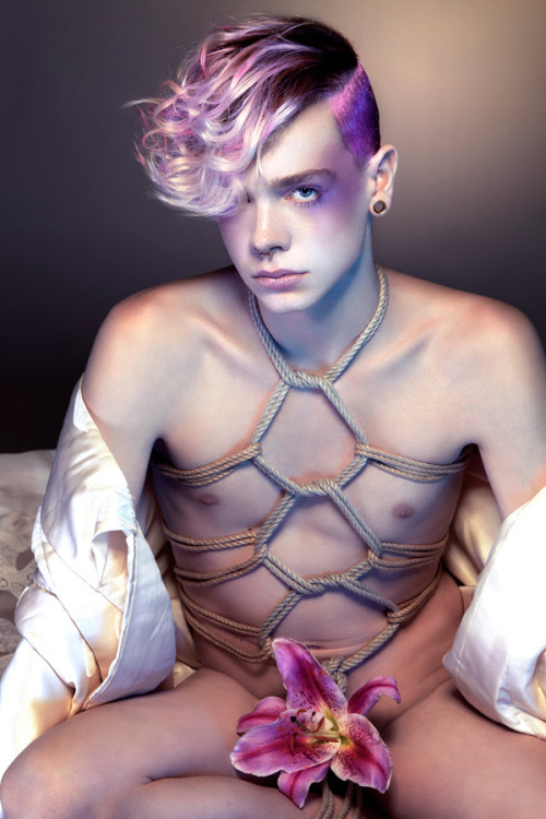 XXX katalepsja:  Model: Alexandre Szmytko Photographer: photo