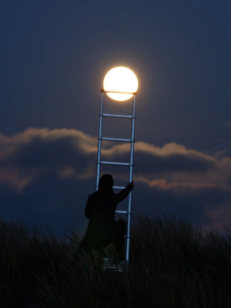 arpeggia:  Moon Games by Laurent Laveder