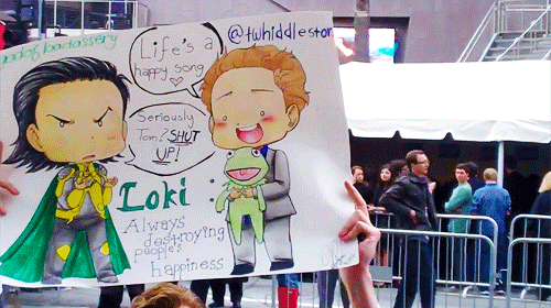 unlimitedhearts:hiddlestonhug:nimueeh:“Is that supposed to be me?”I love this.So cute… I’m never not