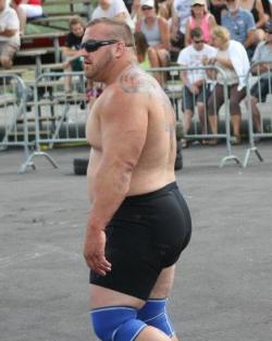 superbears:  HUGE BURLY ASS WANT