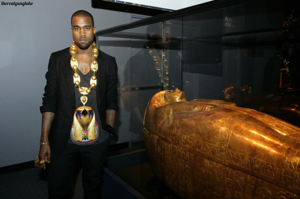 rxtrokid:  :  Kanye West visiting the tomb of King Tut in NYC, rocking the Horus