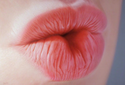 assezbien:  Hyper-realistic painting. Melanie,