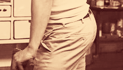 analchris:   anderhummel-blog:  Your ass is nice let me stare at it  Matt Bomer 