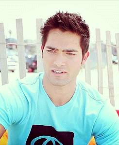 chetan-lutah:  midnightradiotransmission:  i just cant with his face  He isn’t really one of my favorites on the show, but this gif of him is gorgeous 