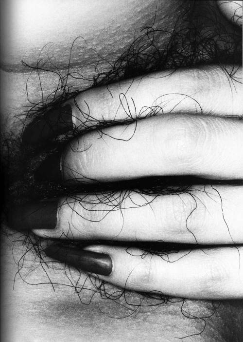 kurutta:Nobuyoshi Araki. Erotos, 1993.