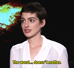 beth-sturge:theycallmejship:when stars are also fangirlsShe looks so fuckin hot with short hair