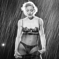 samsthatoneguy:  This shot is amazing. MDNA