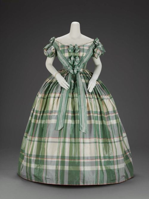 omgthatdress:
“ Dress
1859-1860
The Museum of Fine Arts, Boston
”