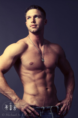 hunkifyme:  Jon Doliana PLEASE FOLLOW HUNKIFY ME! 