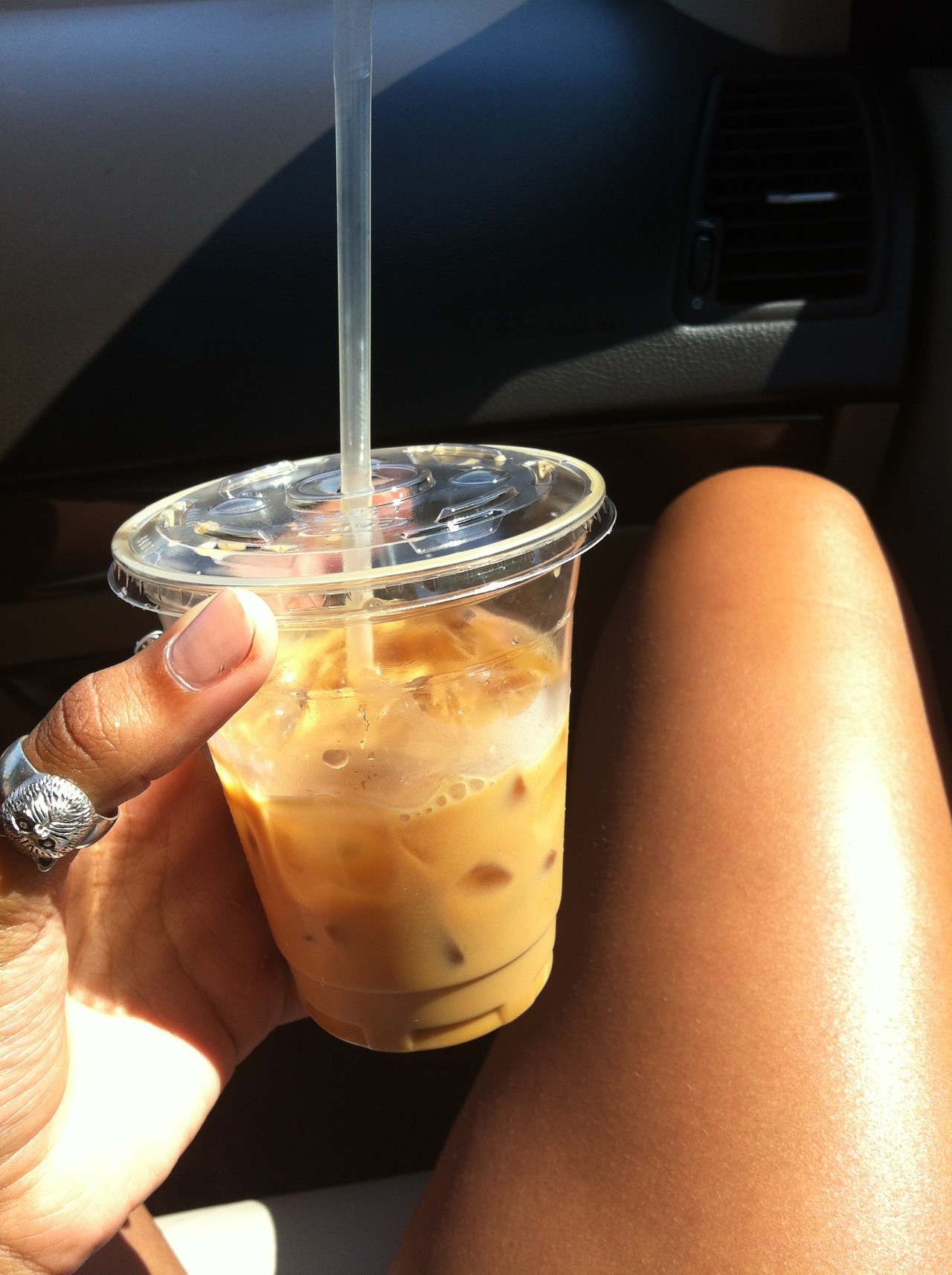 s-ucculents:  im the same color as coffee yay 