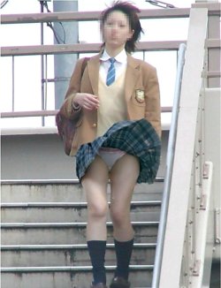 minuteguard:  asianidols69:  okinny:  女子高生画像！ムチムチ抜けるJKスペシャル画像をどうぞ！3 : エロMAXライフ  http://zettai-ryouiki.net/ http://minuteguard.tumblr.com