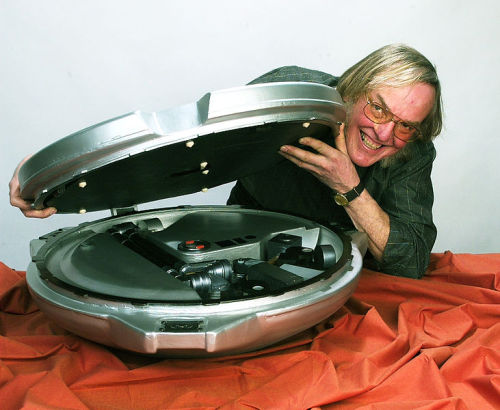 Colin Pillinger with Beagle 2 porn pictures