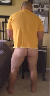hirsutescruff:  Beefy butts and wide backs are NICE 