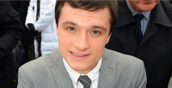 joshhutcherslut:  jenniferandjoshua:        he’s so cute from a tall persons perspective  OMG tall person’s perspective.  oh hello you’re flawless lets get married  that face omg   SO FUCKING ADORABLE OH MY GOD