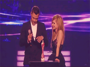 l-avigne:  Avril Lavigne presenting Justin Bieber at the Brit Awards 