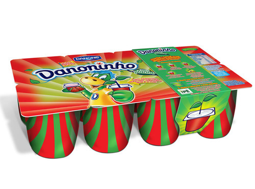 Mãe comprando danone: