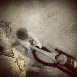 Cole helpin me vacuum ha (Taken with Instagram)