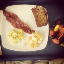 Mom&Amp;Rsquo;S Bf Just Hooked Everyone Up With Breakfast In Bed. So Pumped On This