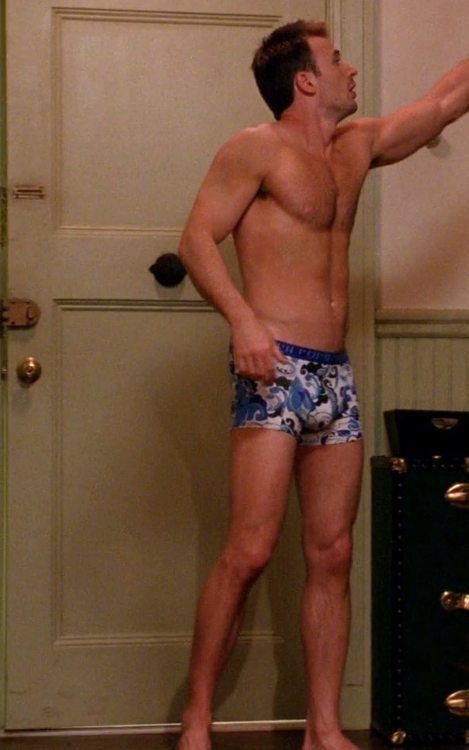 qualityassesinc:  Quality Asses Inc presents Chris Evans Appreciation post. His ass, those abs, we love it all! 