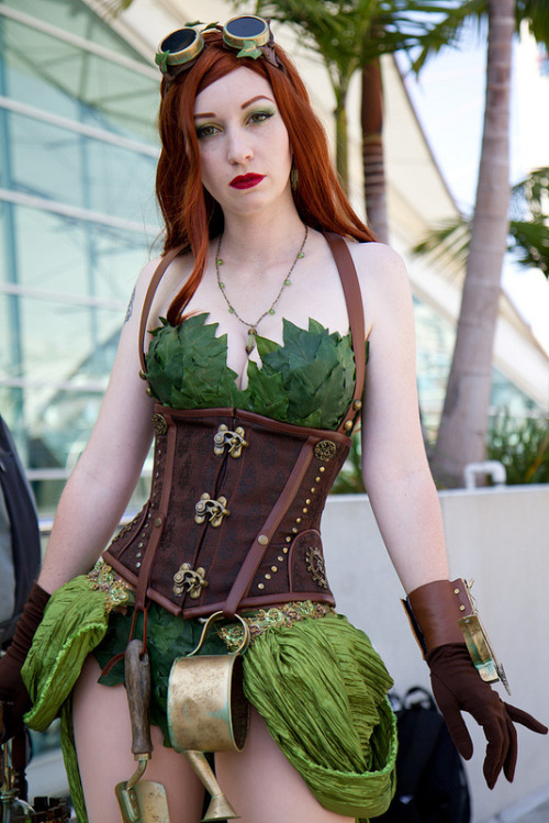 Sex aestheticnightmare:  Steampunk poison ivy! pictures