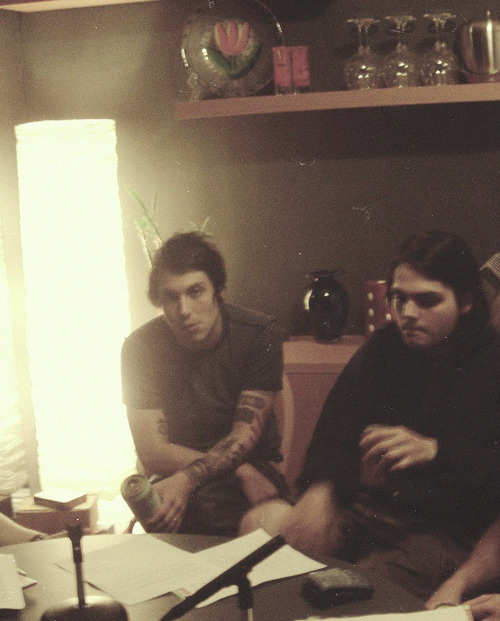 frerarding: [012/100 pictures of frank and gerard]