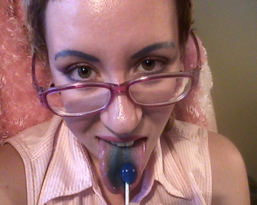 blue raspberry is my fav lollipop flavor for sure!