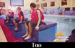 layeol-deactivated20151008:  EXO-M taking the punishment on behalf of the losing
