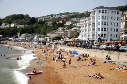 (via Best Beaches in Britain | Ventnor, Isle of Wight, Photo 19 of 19 (Condé Nast Traveller))Ventnos