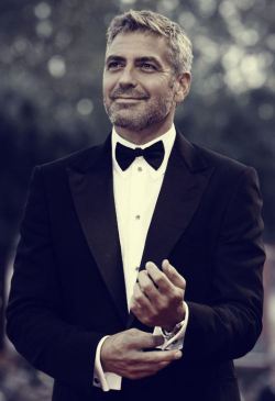 acollectionofwellbehavedbeards:  george clooney