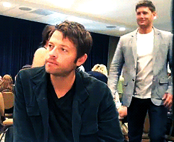bluetiejimmy:     Jensen and Misha at SDCC 2012 [x]   In the first one Jensen’s