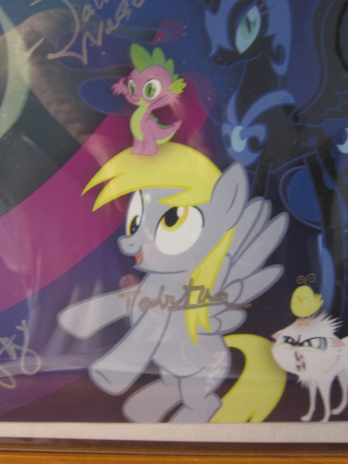 The Pony Poster! Tabitha signing on Derpy :)