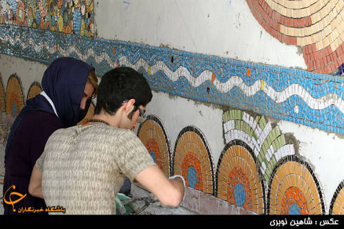 fyeahiran: Students making art in a street in Tehran