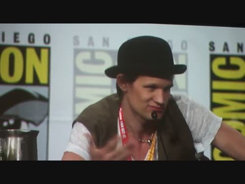 strawberry-sugar:  Joel McHale and Matt Smith talk about Inspector Spacetime at the TV Guide Fan Favorites Panel. 