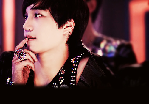 annixxelf:  I am dying while looking at this picture! ♥ T_T 