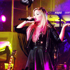 livalittletyler-deactivated2016:  Fan throws a bra at Demi during Who’s That Boy.