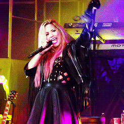 livalittletyler-deactivated2016:  Fan throws a bra at Demi during Who’s That Boy.
