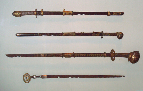 Four japanese Chokutō, straight swords from the Kofun period, 6-7th century .