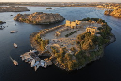 vacilandoelmundo:  Philae, Egypt 