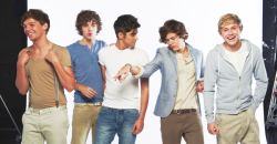 illbeyoung:  Notese la violación de harry a zayn ♥ dslfkghdfkjgfdsgf